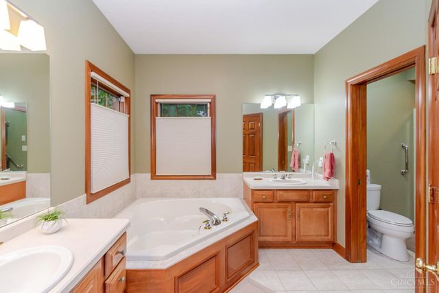 2400 Gatesland Court, Miami Twp, OH 45459