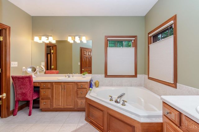 2400 Gatesland Court, Miami Twp, OH 45459