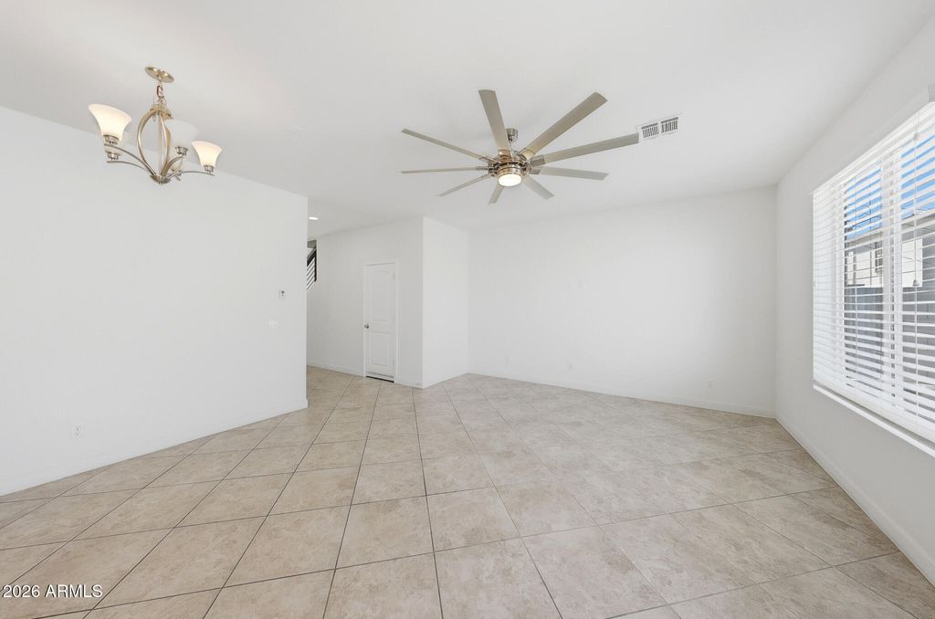Image 6 of property listing at 3030 N 38TH Street 108, Phoenix, AZ 85018