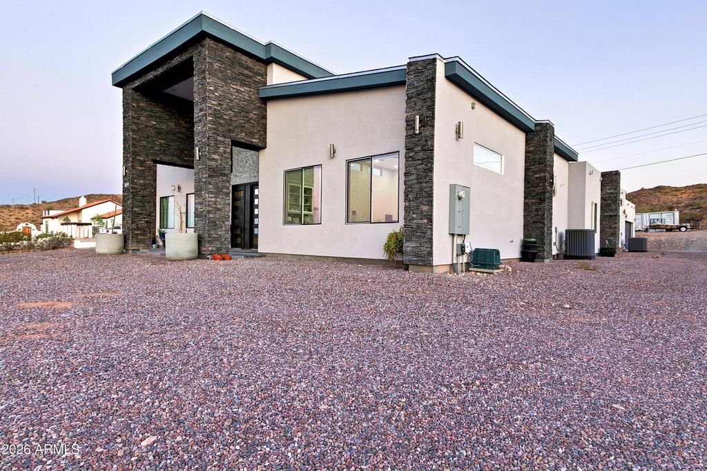 13811 W HARWELL Road, Goodyear, AZ 85338 — exterior