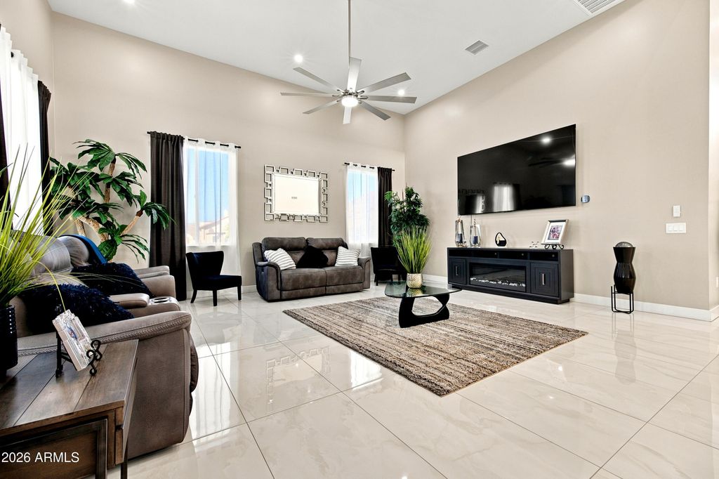 13811 W HARWELL Road, Goodyear, AZ 85338 — photo 2