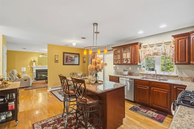 8 Wayne Court, Middletown, NY 10941