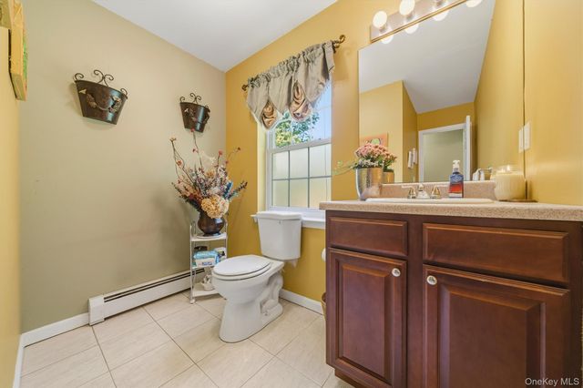 8 Wayne Court, Middletown, NY 10941