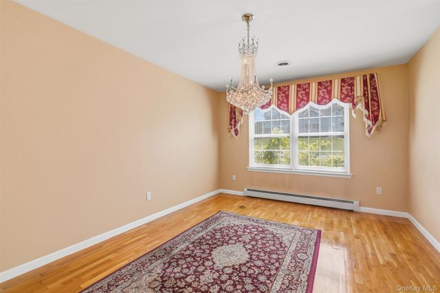 8 Wayne Court, Middletown, NY 10941