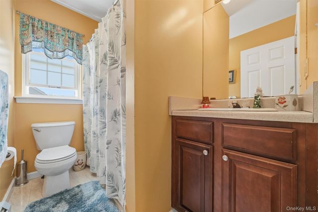 8 Wayne Court, Middletown, NY 10941