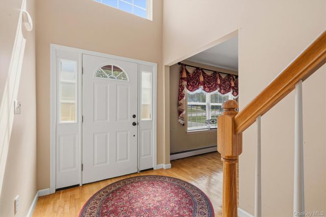 8 Wayne Court, Middletown, NY 10941
