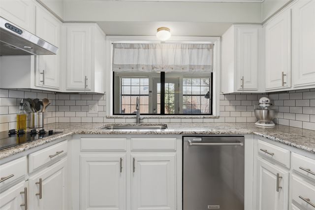 10120 Regent Row Street, Benbrook, TX 76126