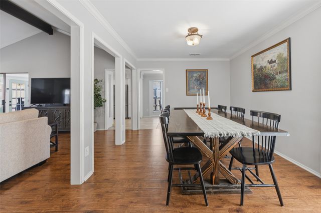 10120 Regent Row Street, Benbrook, TX 76126