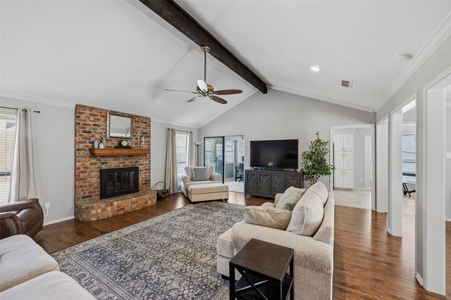 10120 Regent Row Street, Benbrook, TX 76126