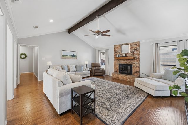 10120 Regent Row Street, Benbrook, TX 76126