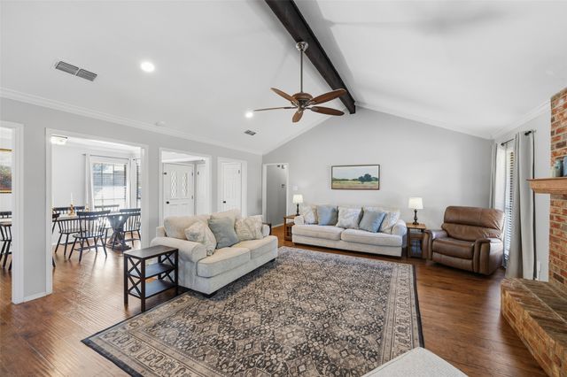 10120 Regent Row Street, Benbrook, TX 76126