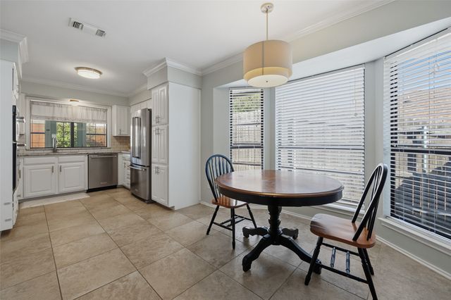 10120 Regent Row Street, Benbrook, TX 76126