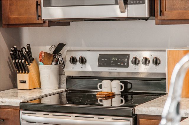 2106 E Annette Drive, Siloam Springs, AR 72761