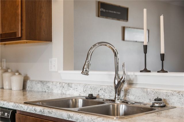 2106 E Annette Drive, Siloam Springs, AR 72761