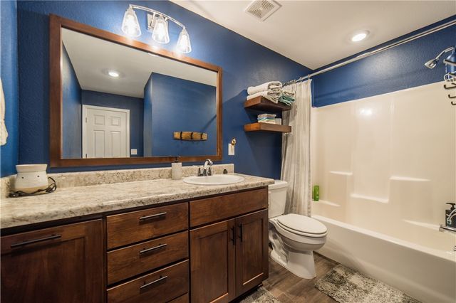 2106 E Annette Drive, Siloam Springs, AR 72761