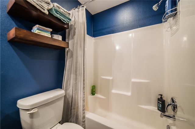 2106 E Annette Drive, Siloam Springs, AR 72761