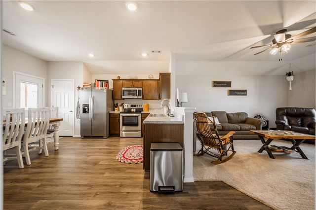 2106 E Annette Drive, Siloam Springs, AR 72761