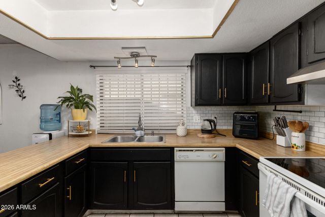 7536 W ELM Street, Phoenix, AZ 85033