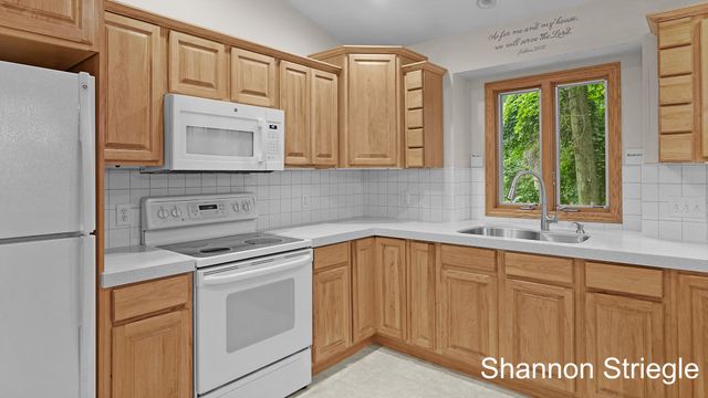 4864 Westshire Drive Nw, Alpine Twp, MI 49321