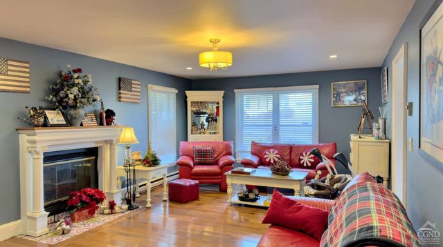 66 Castle Point, Athens, NY 12015