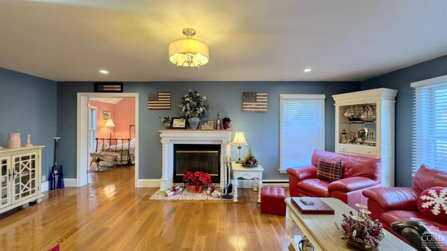 66 Castle Point, Athens, NY 12015