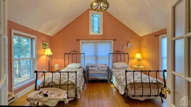 66 Castle Point, Athens, NY 12015