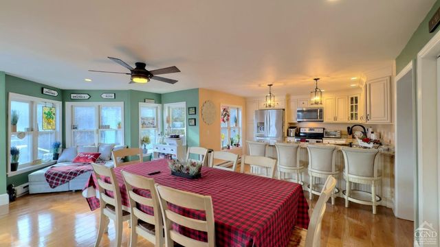 66 Castle Point, Athens, NY 12015