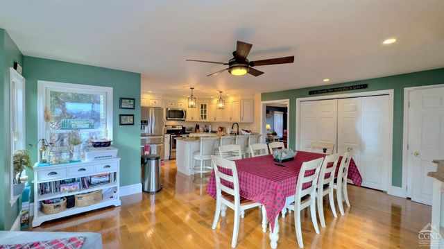 66 Castle Point, Athens, NY 12015