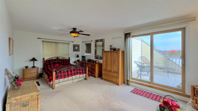 66 Castle Point, Athens, NY 12015