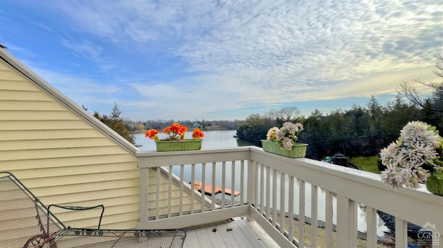 66 Castle Point, Athens, NY 12015