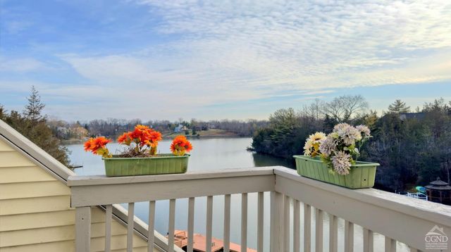 66 Castle Point, Athens, NY 12015