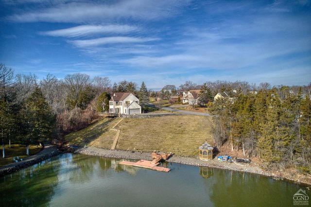 66 Castle Point, Athens, NY 12015