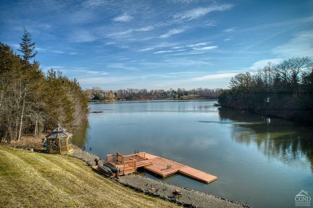 66 Castle Point, Athens, NY 12015