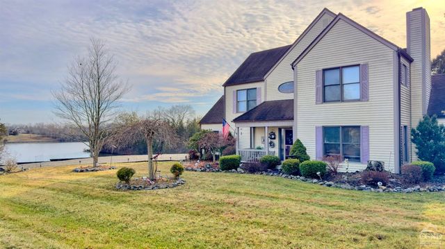 66 Castle Point, Athens, NY 12015