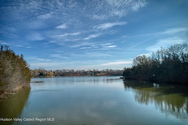 66 Castle Point, Athens, NY 12015