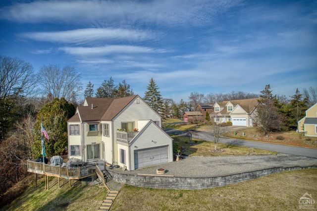 66 Castle Point, Athens, NY 12015