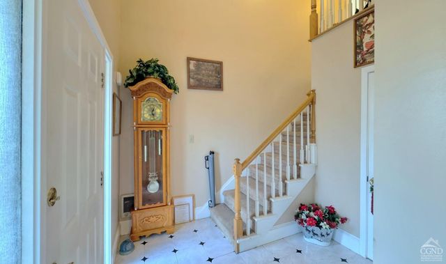 66 Castle Point, Athens, NY 12015