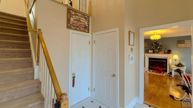 66 Castle Point, Athens, NY 12015