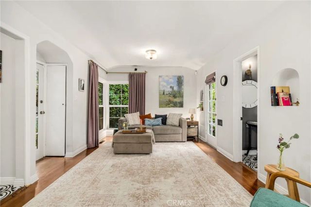 5130 W 20th, Los Angeles, CA 90016