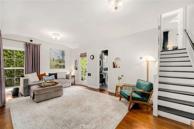 5130 W 20th, Los Angeles, CA 90016