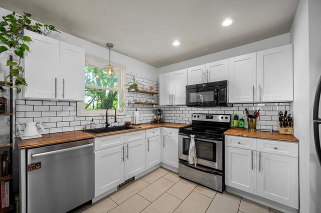 205 Cedar Dr, Franklin, TN 37064