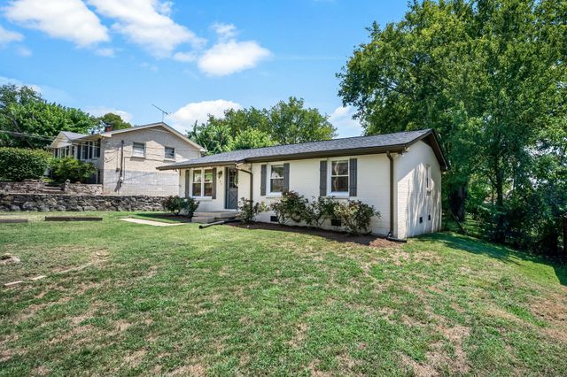 205 Cedar Dr, Franklin, TN 37064