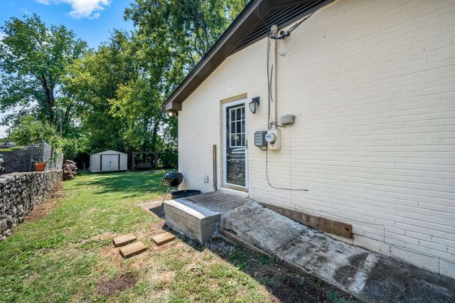 205 Cedar Dr, Franklin, TN 37064