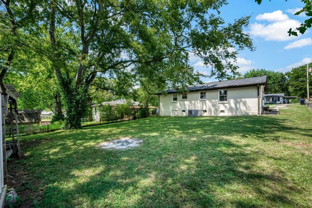 205 Cedar Dr, Franklin, TN 37064