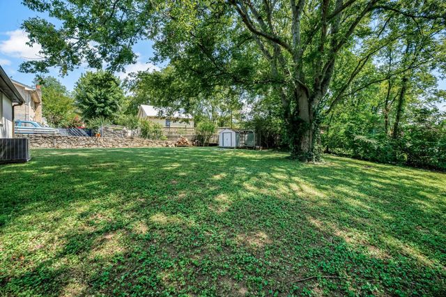 205 Cedar Dr, Franklin, TN 37064