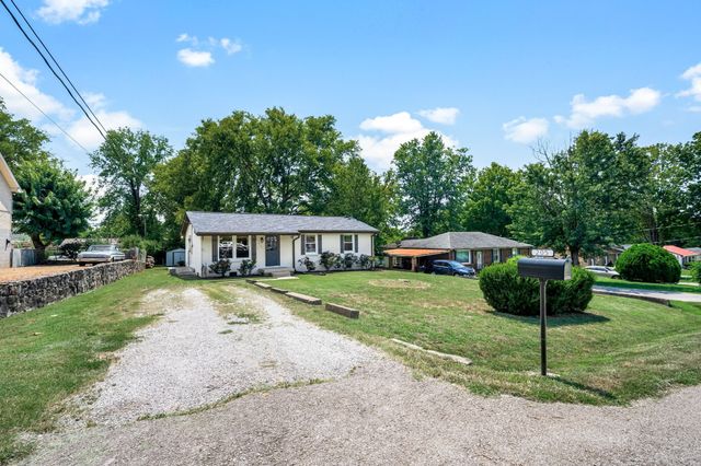 205 Cedar Dr, Franklin, TN 37064