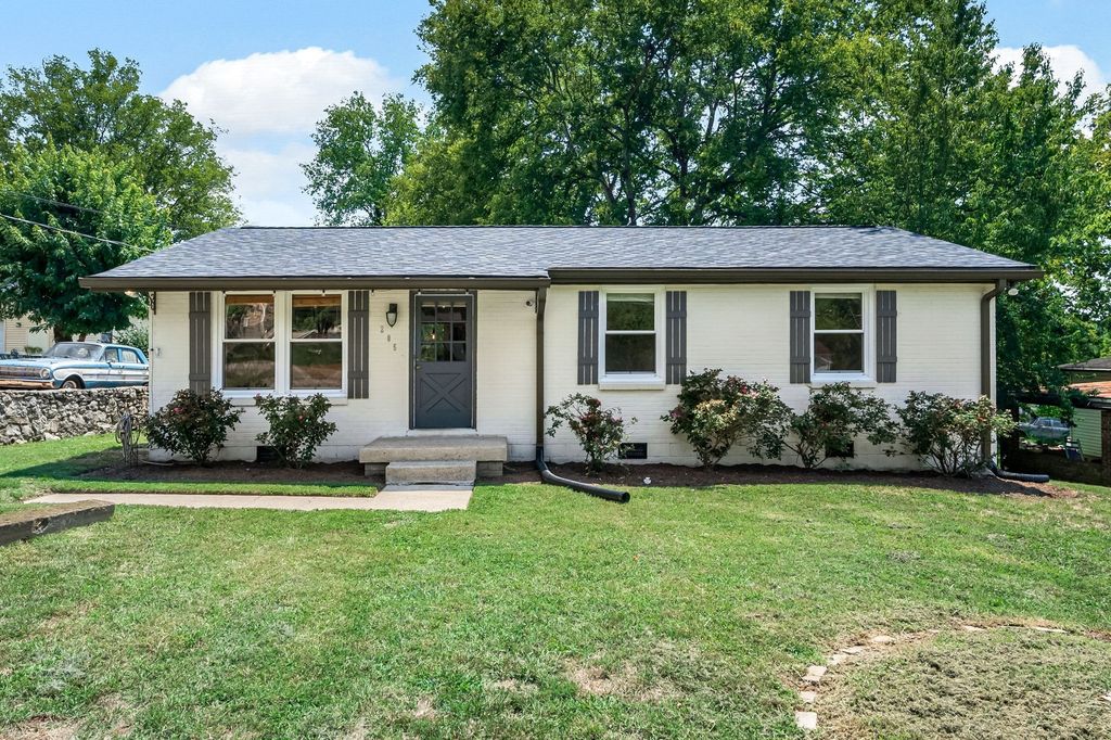 205 Cedar Dr, Franklin, TN 37064