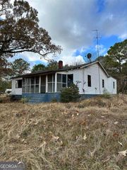796 Shoemaker Road, West Point, GA 31833