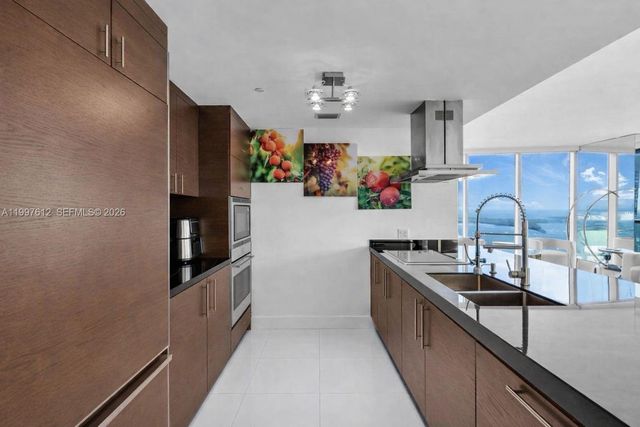 495 Brickell Ave 5301, Miami, FL 33131