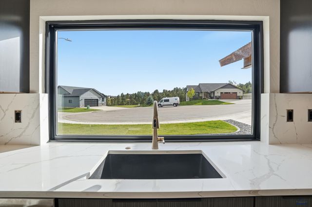 514 RANCHESTER ST, Rapid City, SD 57701